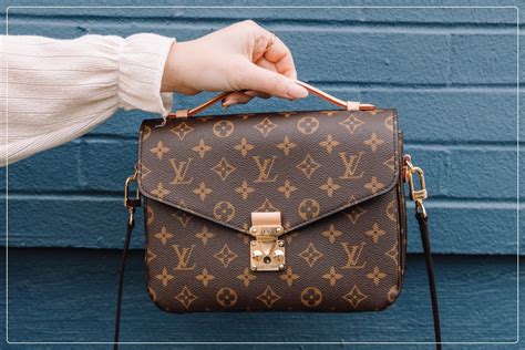 fake louie vuitton purse|louis vuitton knockoff vs real.